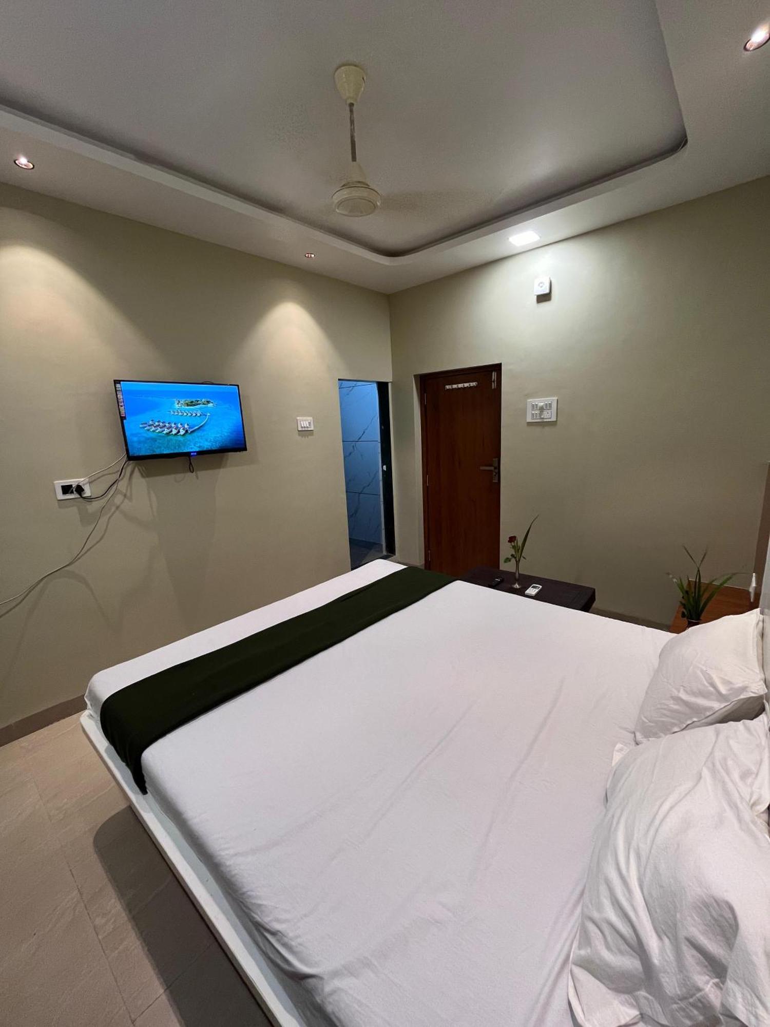 Hotel Sun Lodging Bhiwandi Exterior photo